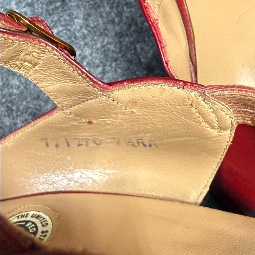 Vintage 1940’s Elegant Red Peep-Toe Heels by The Red Cross Shoe Corp - Picture 3 of 16